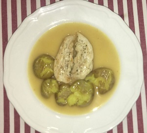 Chicken breast with patatoes and lemon sauce